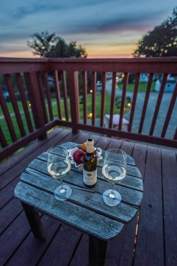 | Inn at Schoolhouse Creek