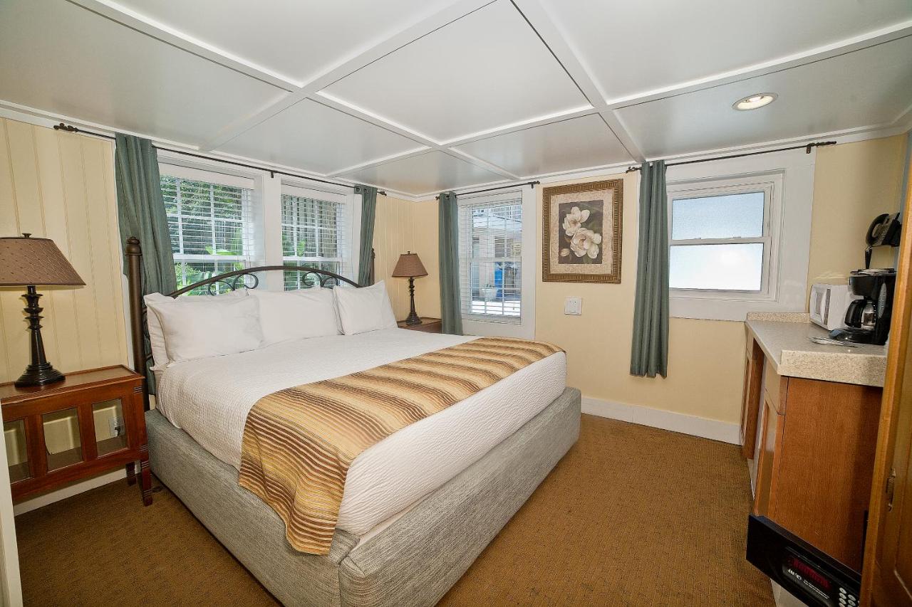 | Georgianne Inn & Suites
