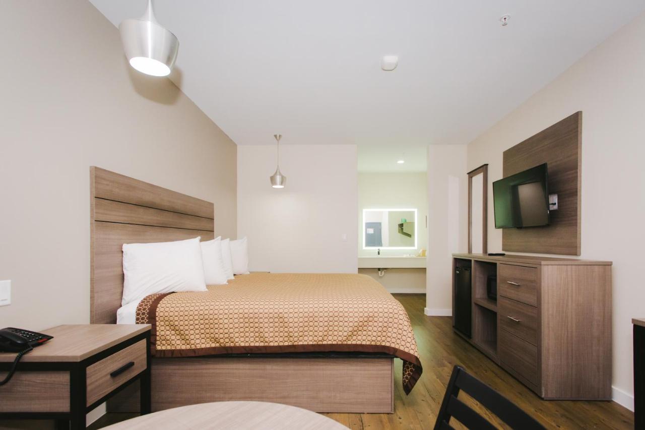 | Palace Inn- Louetta