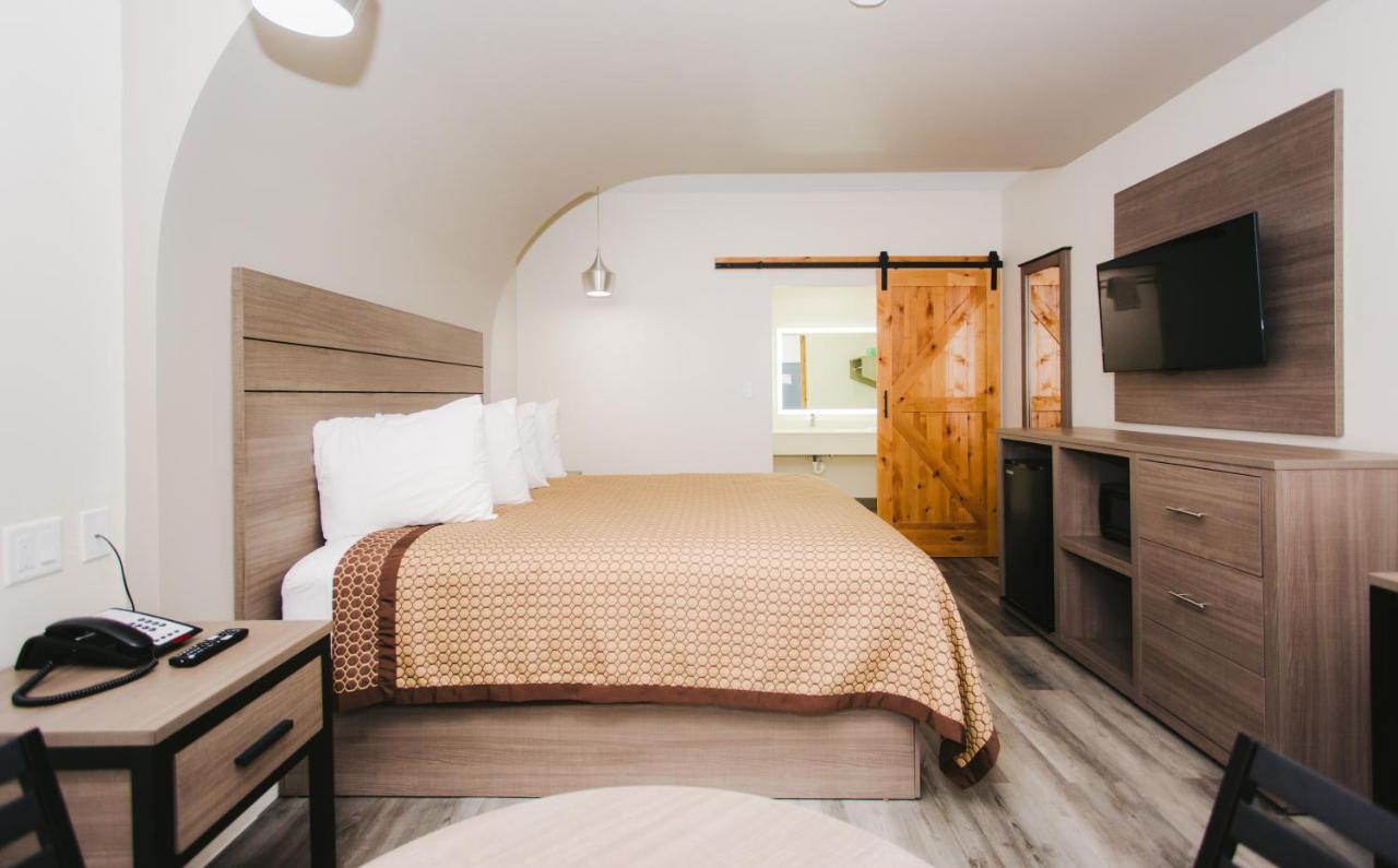 | Palace Inn- Louetta