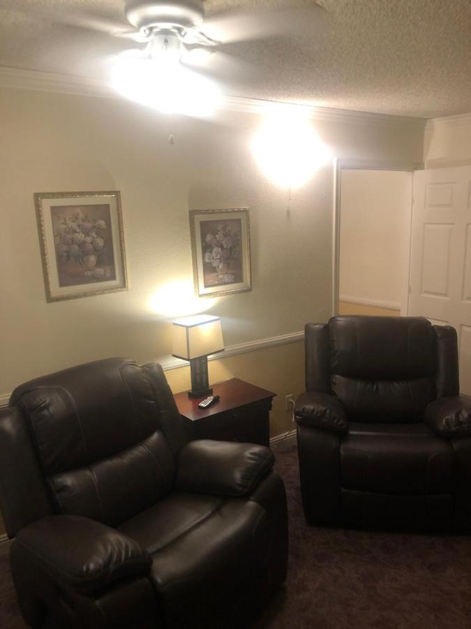Executive Suite at National 9 Inn