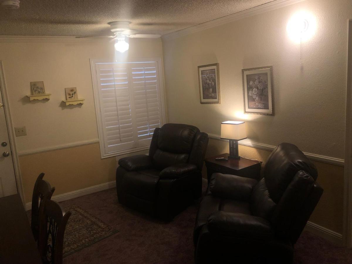 Executive Suite at National 9 Inn