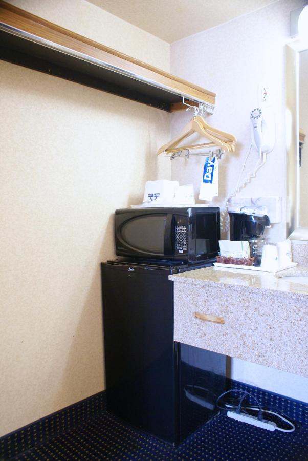 Deluxe Double Room with Two Double Beds - Non-Smoking at Days Inn by Wyndham Arlington Pentagon