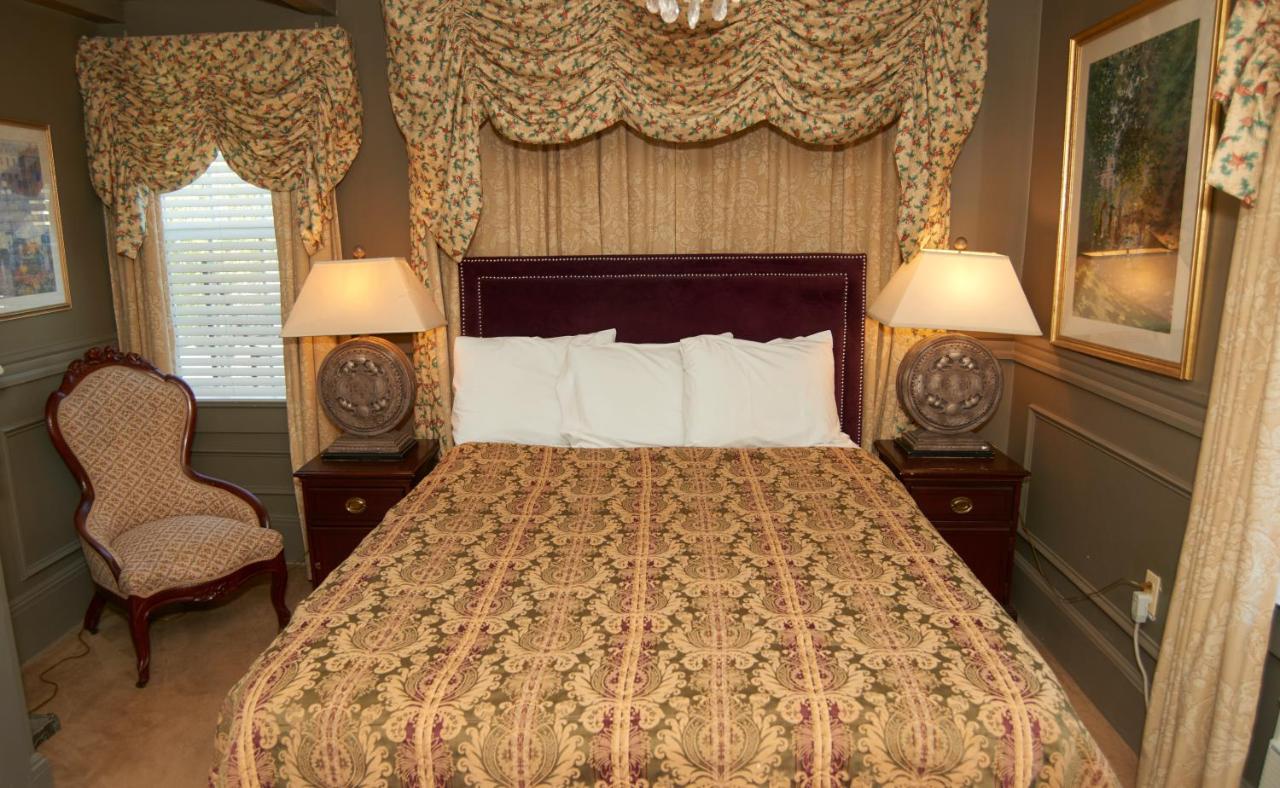 | Bellevue Manor