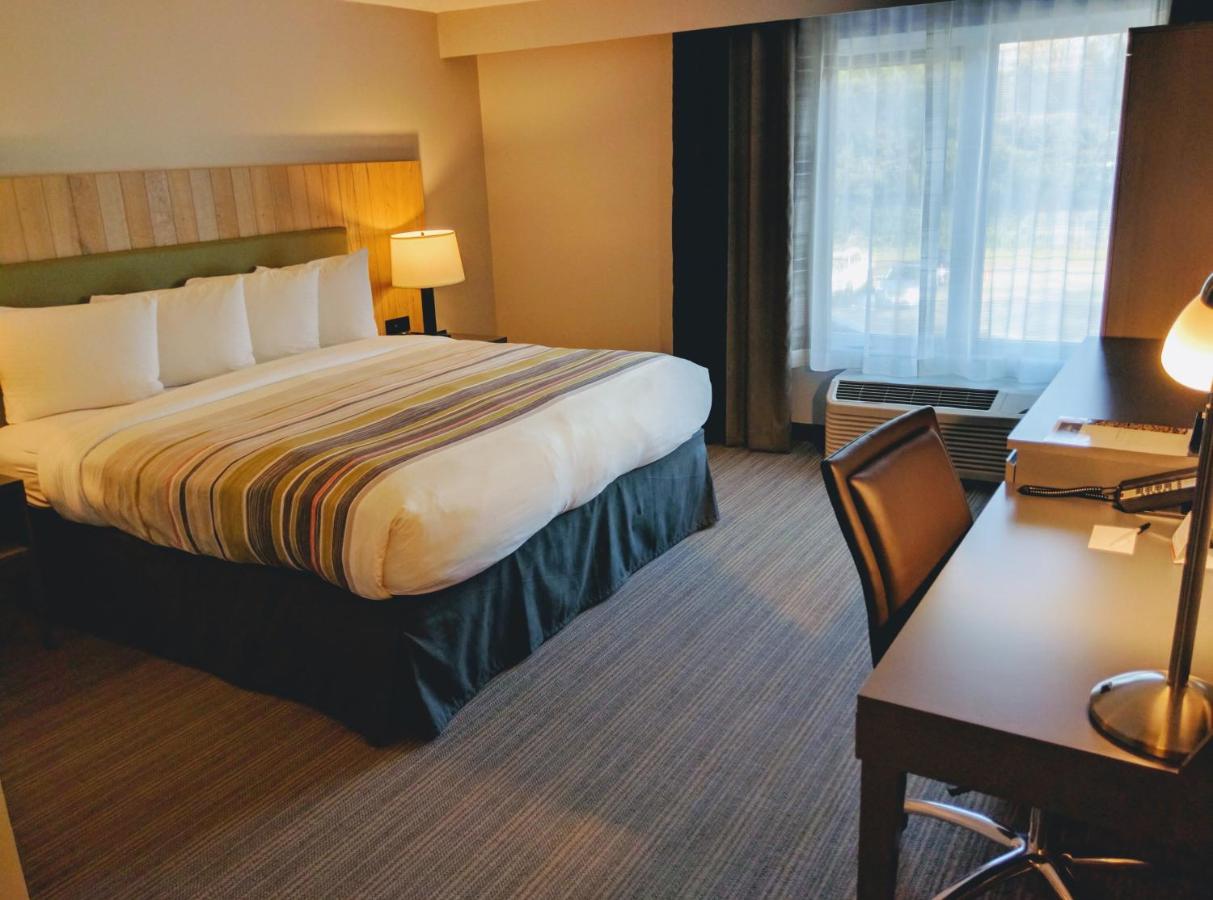 King Room - Disability Access/Non-Smoking at Country Inn & Suites by Radisson, Seattle-Tacoma International Airport, WA
