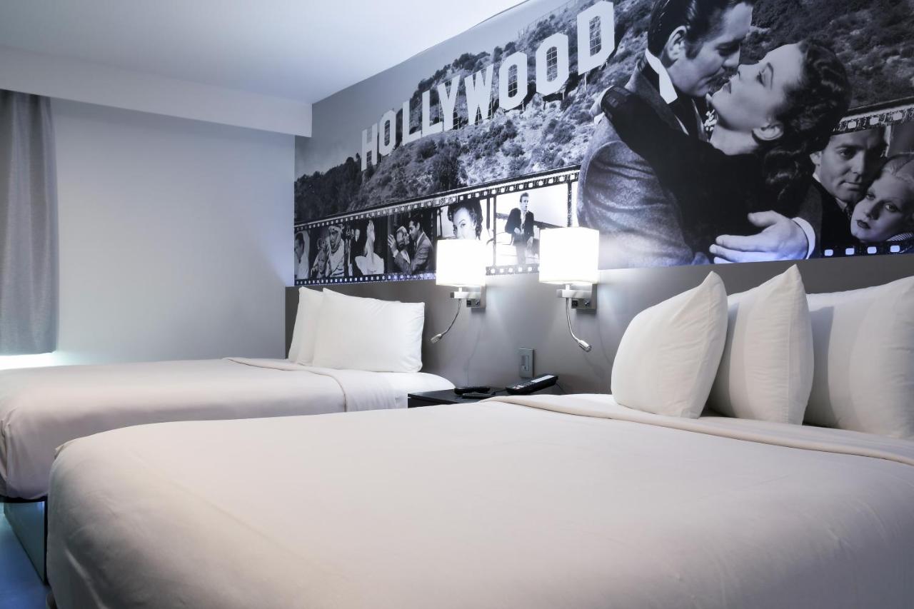 Deluxe Double Room at Glen Capri Inn & Suites - Burbank Universal