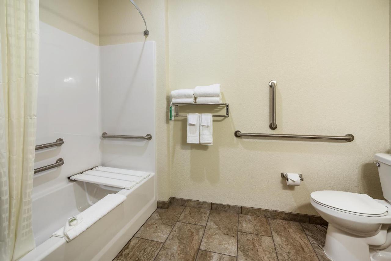 | Cobblestone Hotel & Suites - Victor
