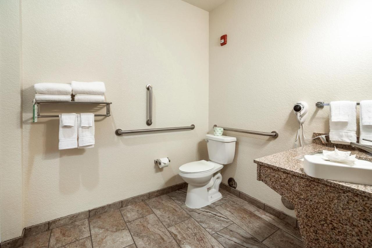 | Cobblestone Hotel & Suites - Victor