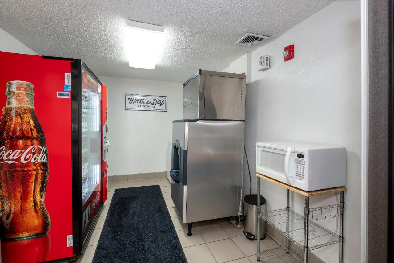  | American Inn