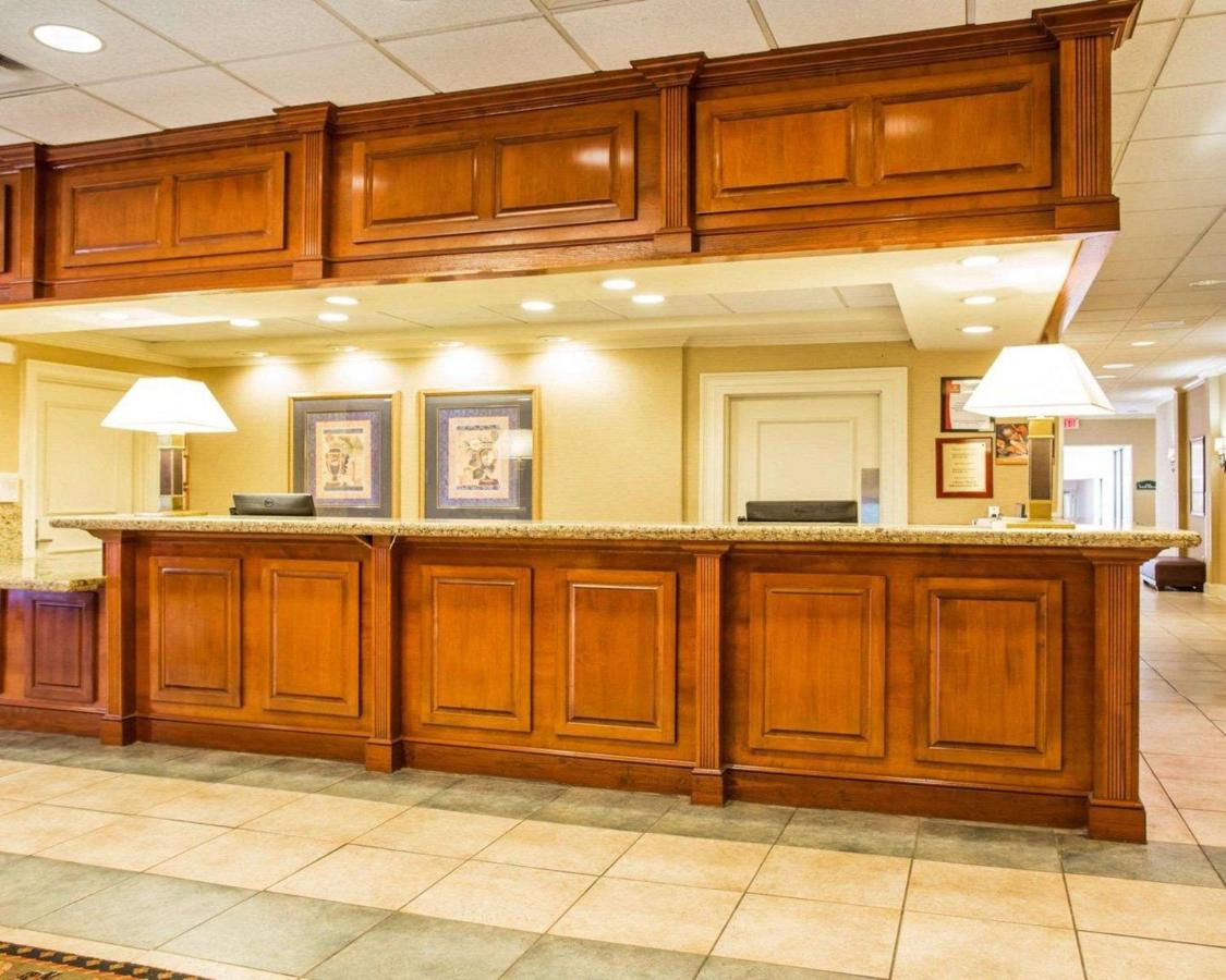 | Budgetel Inn & Suites Atlanta