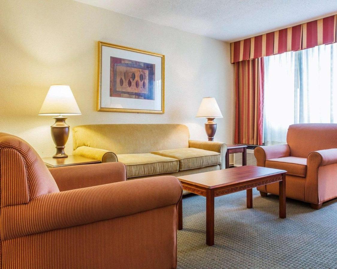 | Budgetel Inn & Suites Atlanta