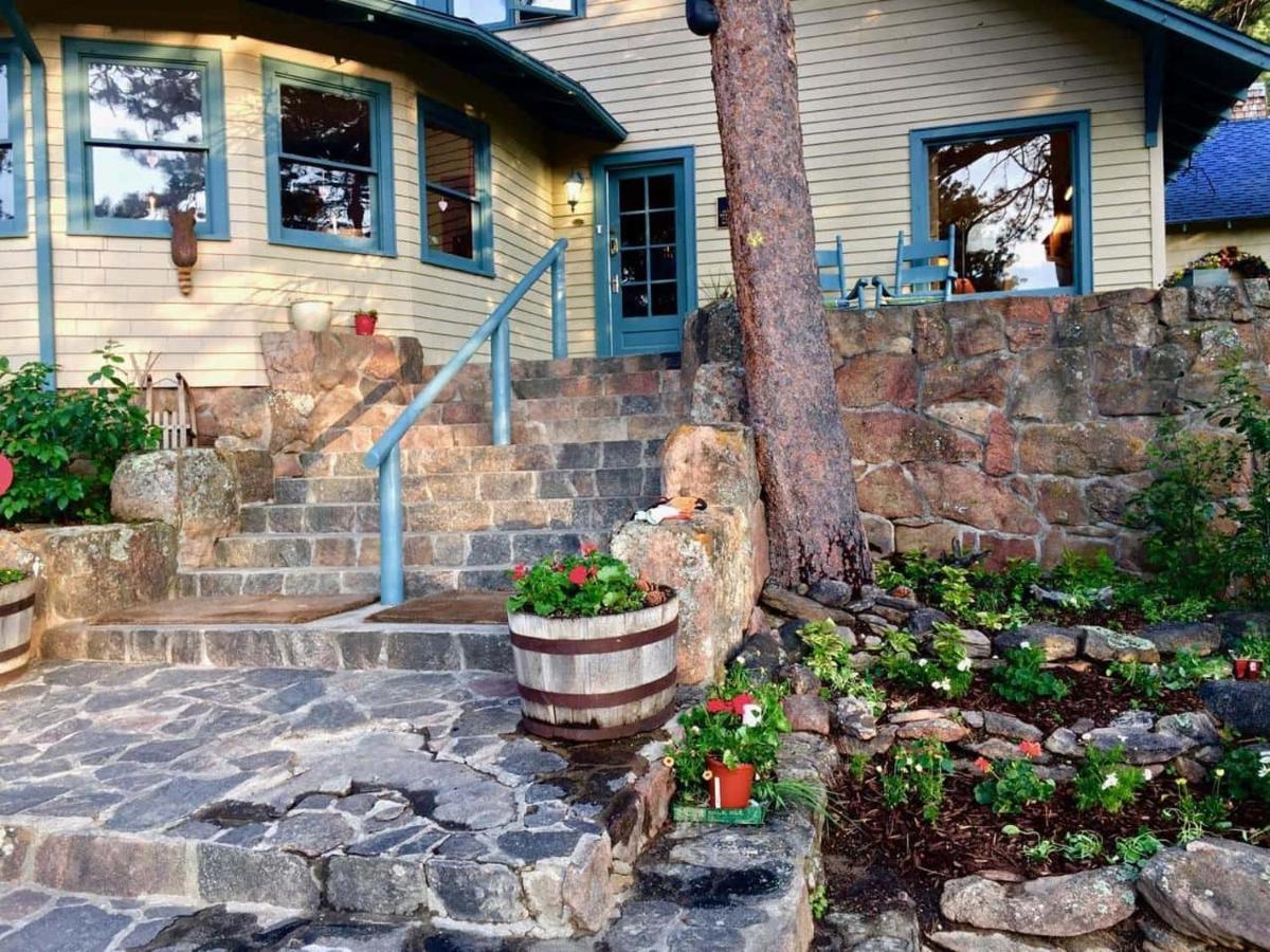  | Romantic RiverSong Inn