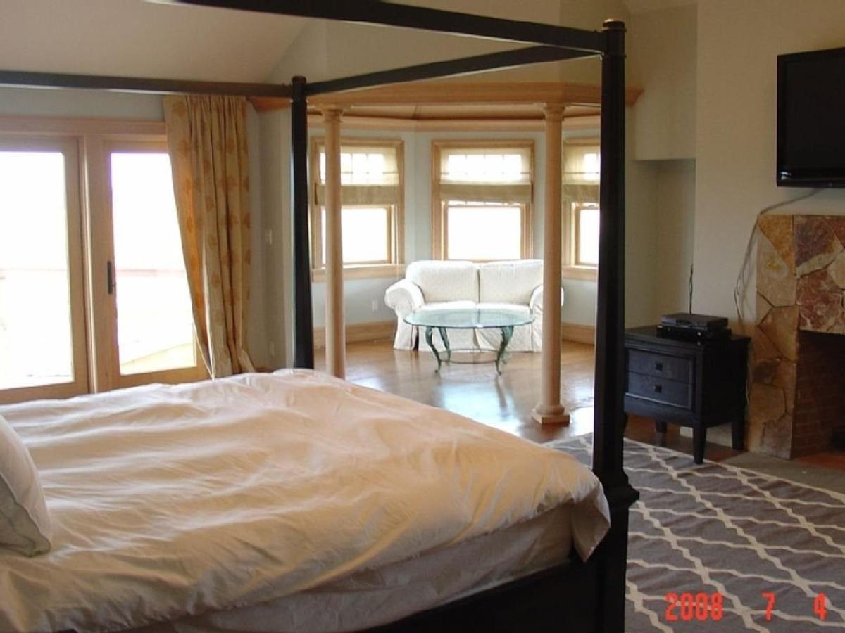 | Villa Nectar - Heated pool & Spa with Patio