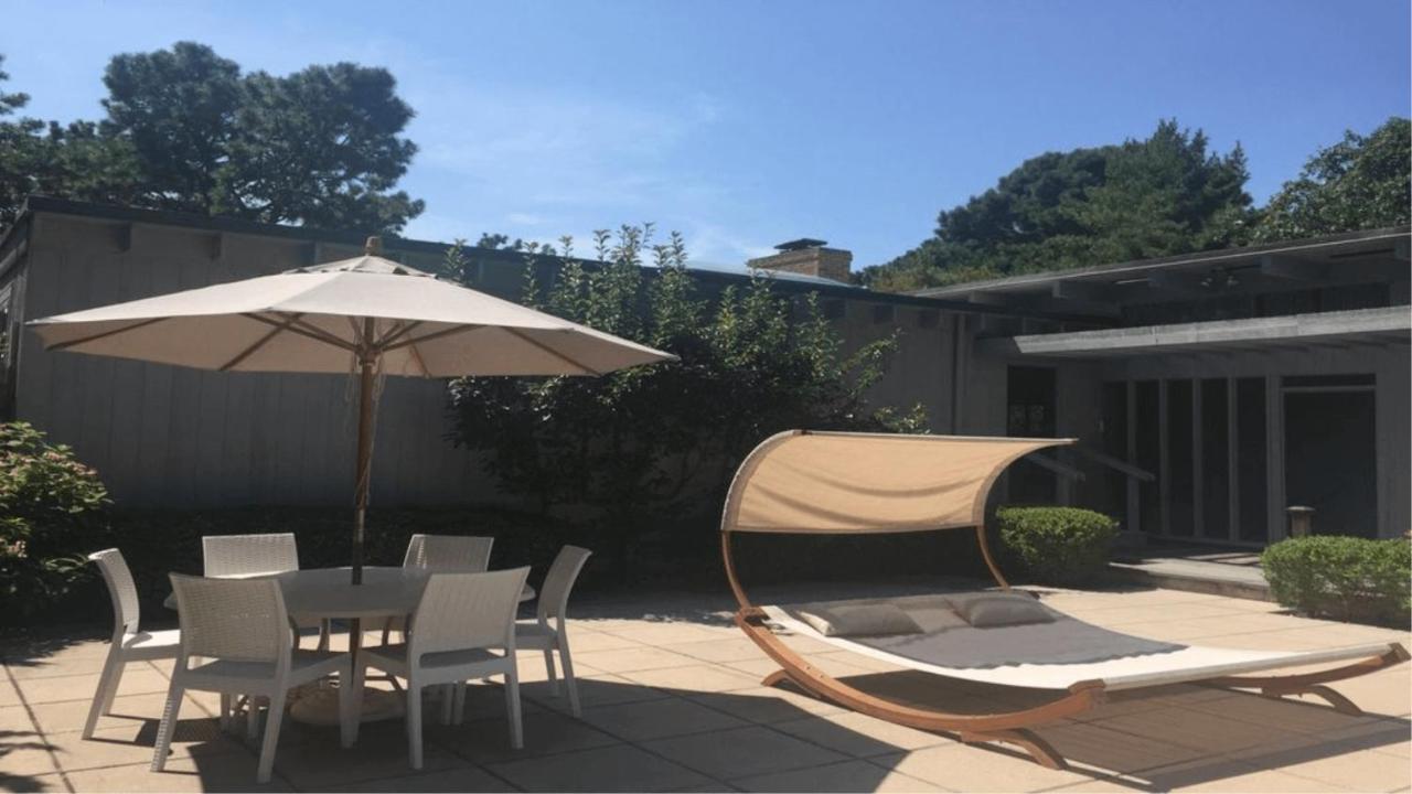 | Villa Perlman