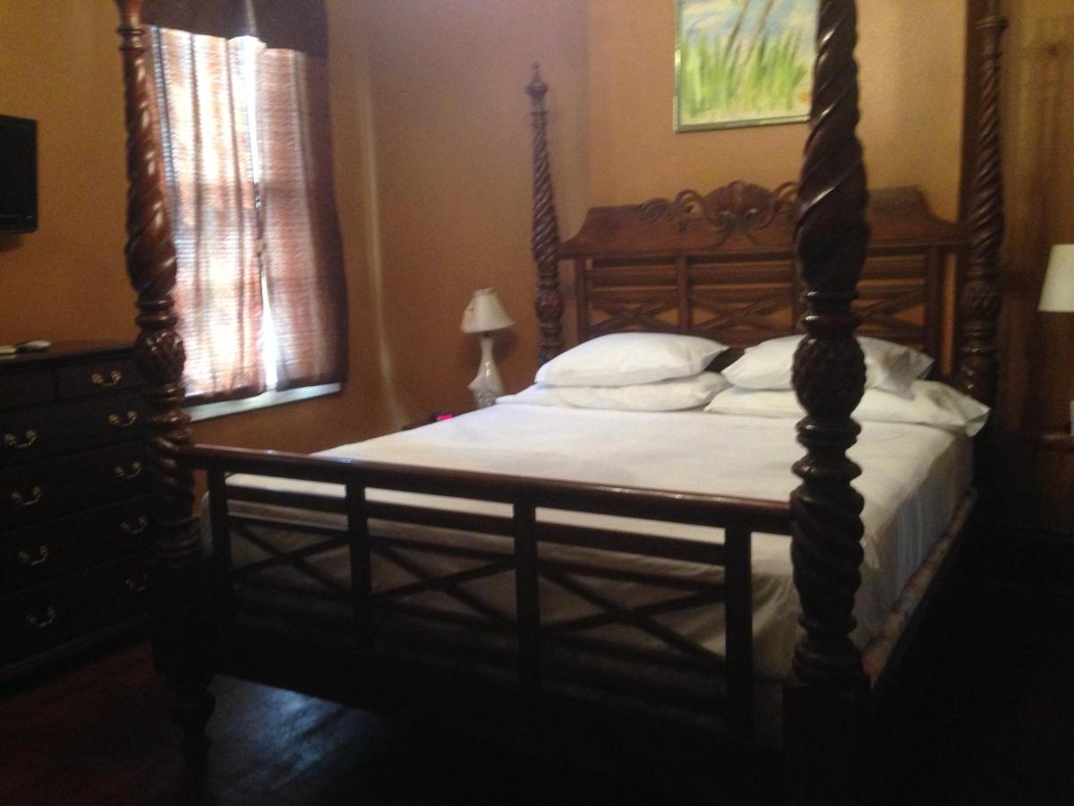 | Oakview Bed and Breakfast