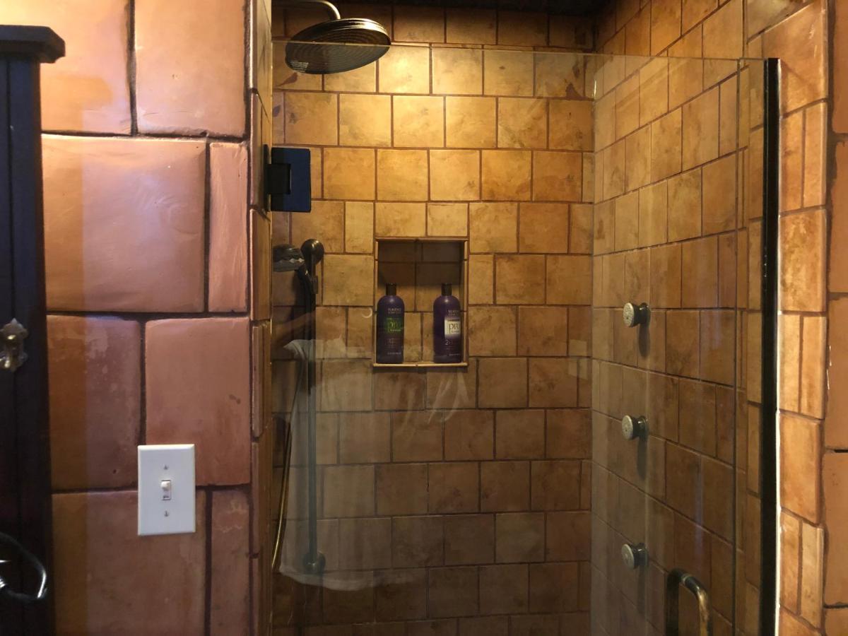 | Oakview Bed and Breakfast