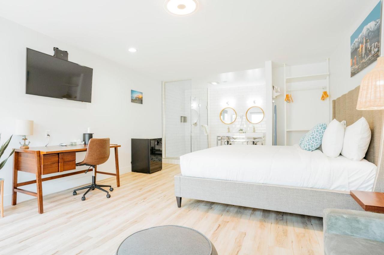 Superior King Suite at The Belmont Shore Inn