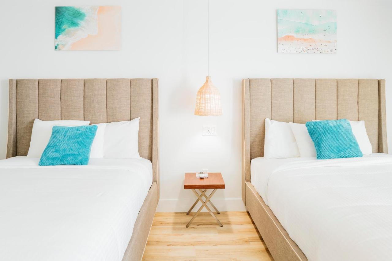 Deluxe Queen Room at The Belmont Shore Inn
