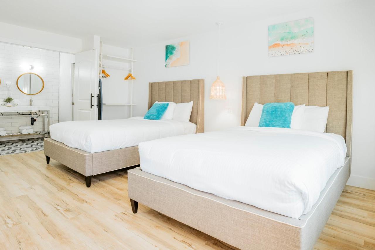 Deluxe Queen Room at The Belmont Shore Inn