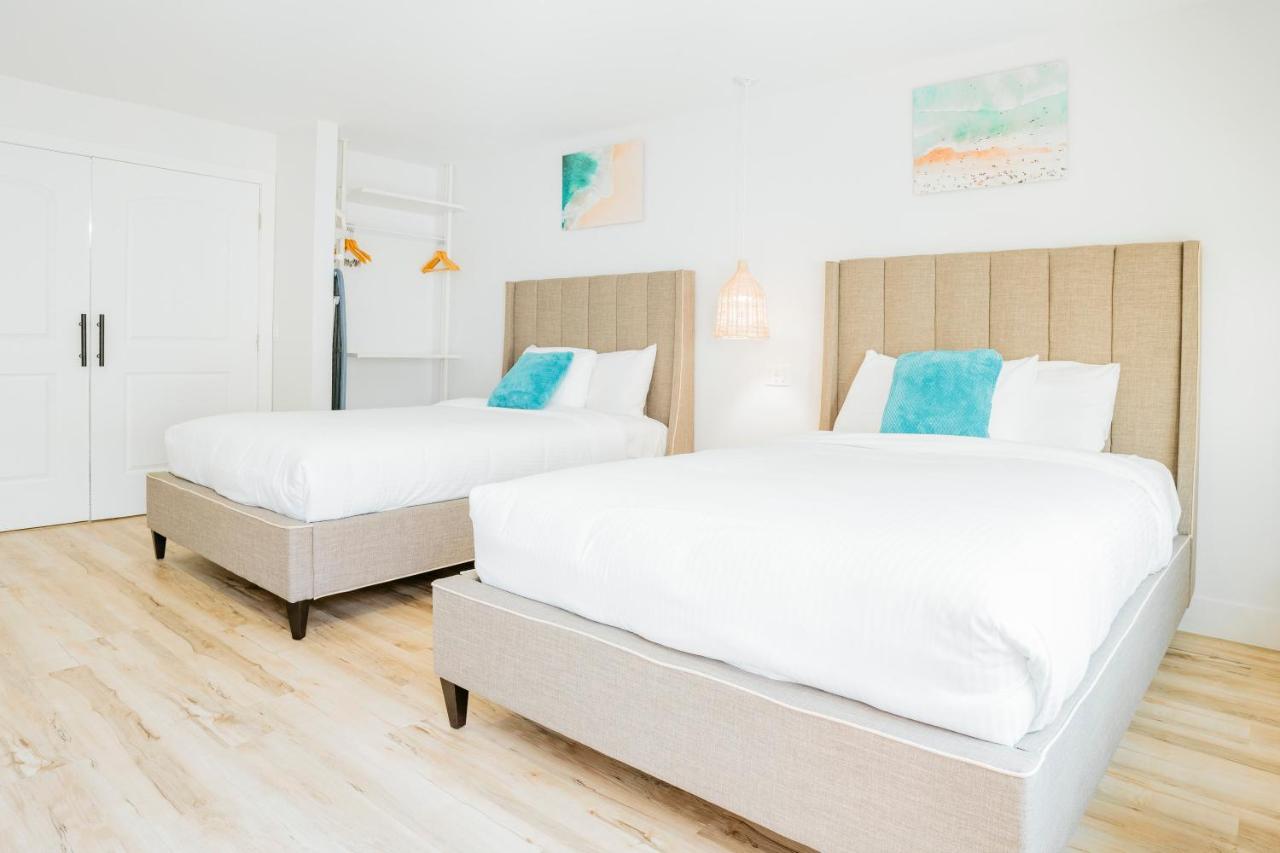 Deluxe Queen Room at The Belmont Shore Inn