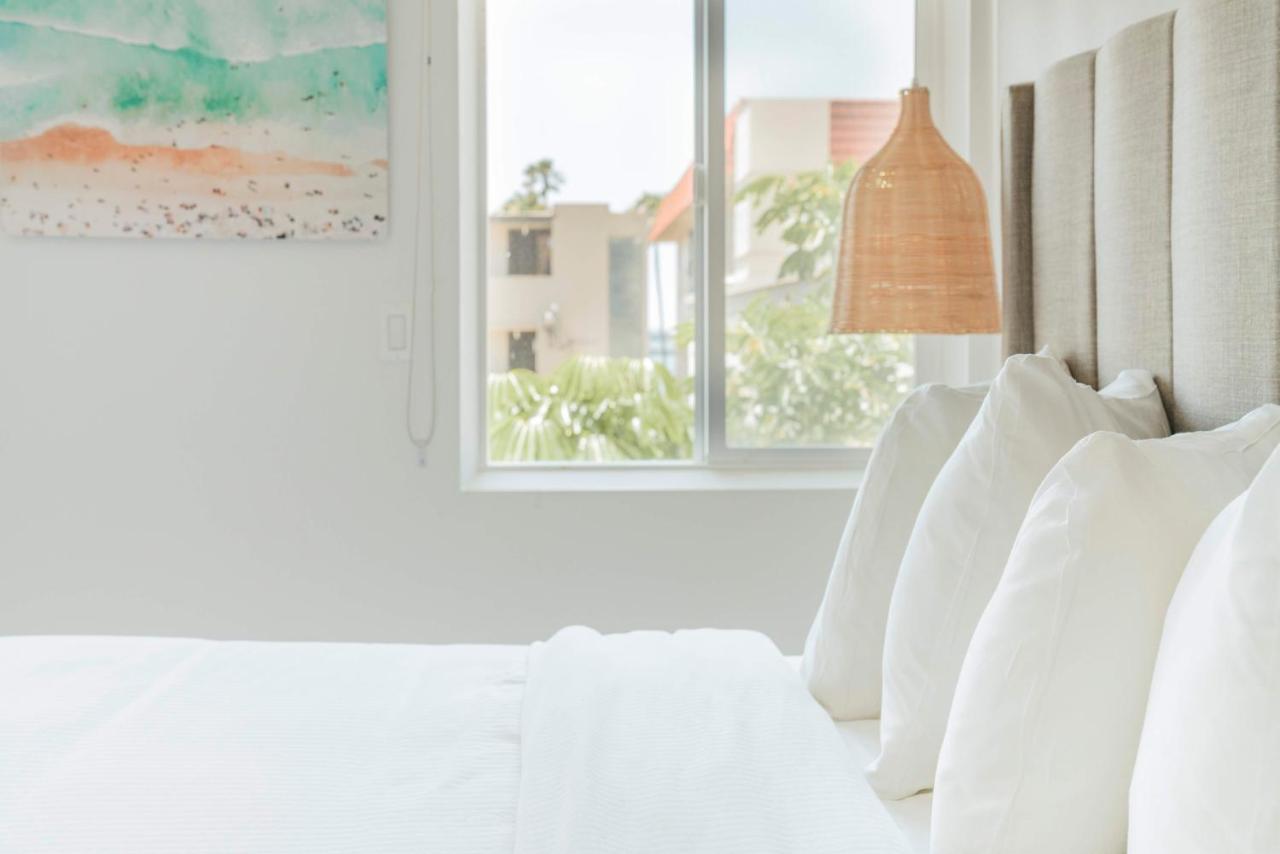 Standard King Room at The Belmont Shore Inn