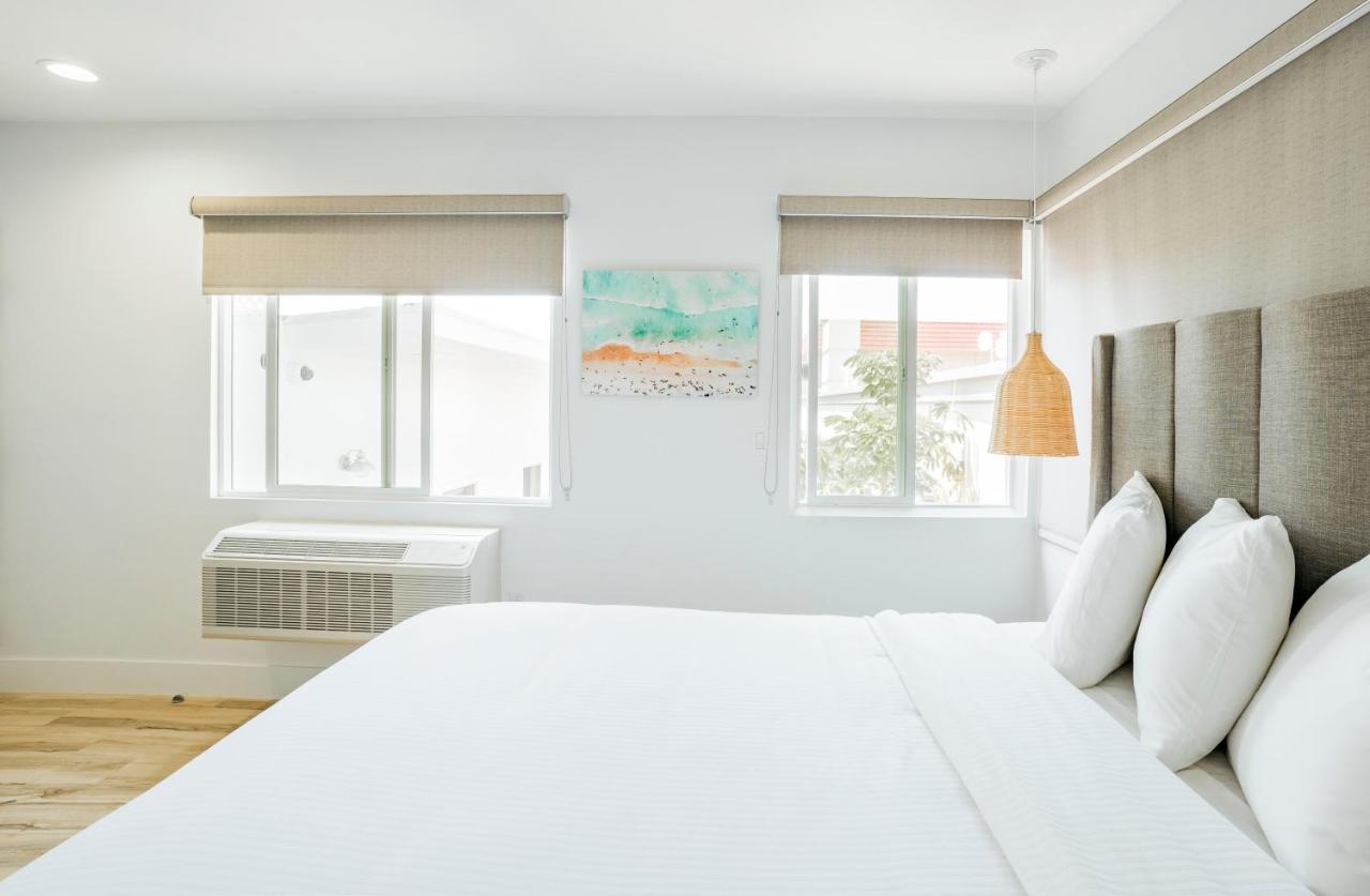 Standard King Room at The Belmont Shore Inn