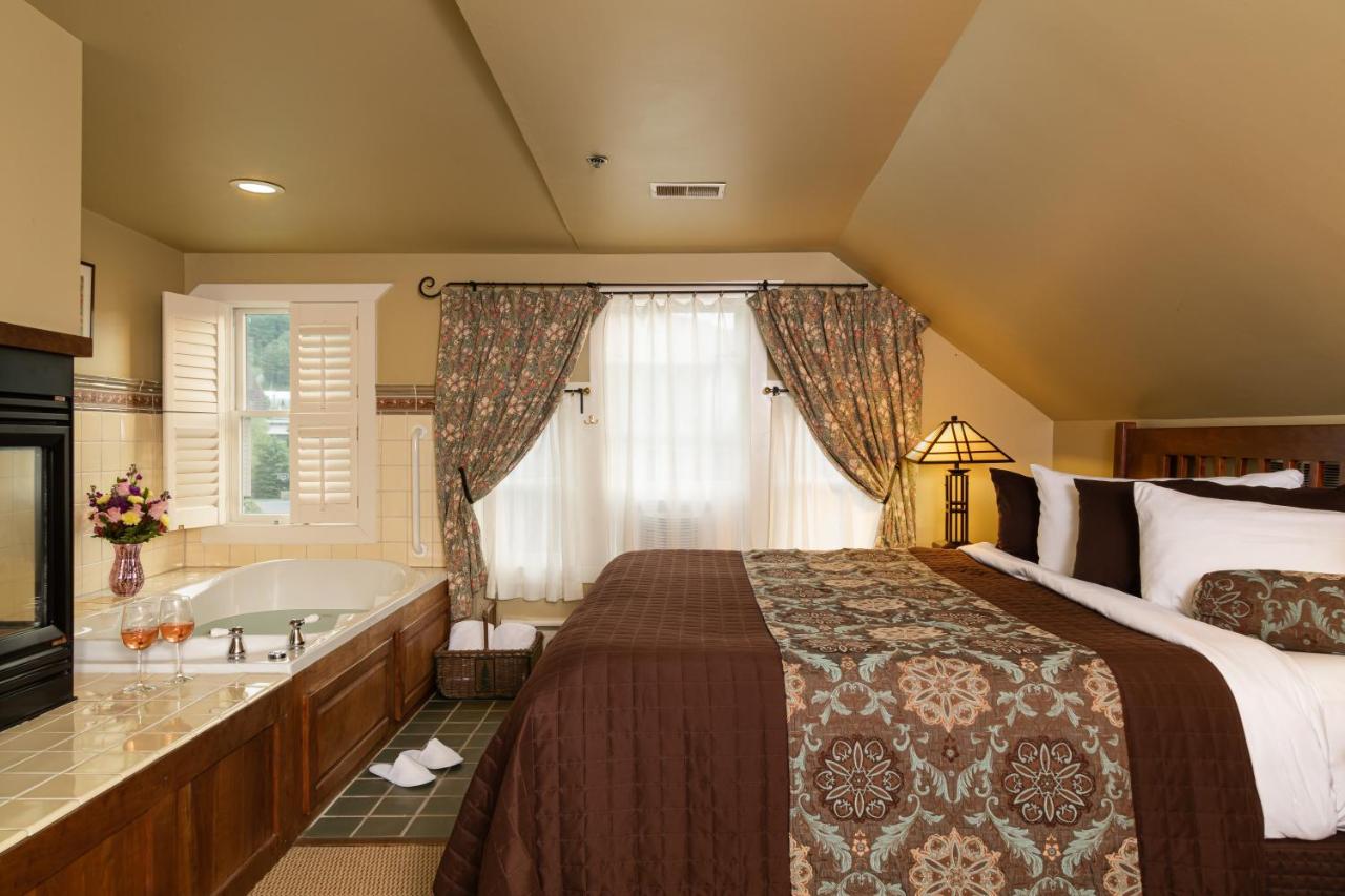 | Lake Pointe Inn