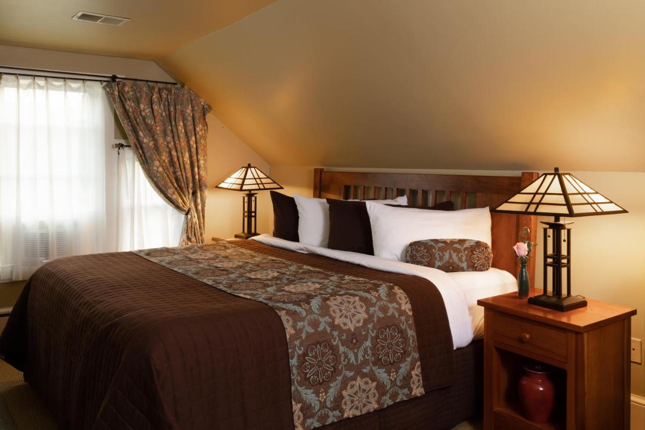  | Lake Pointe Inn