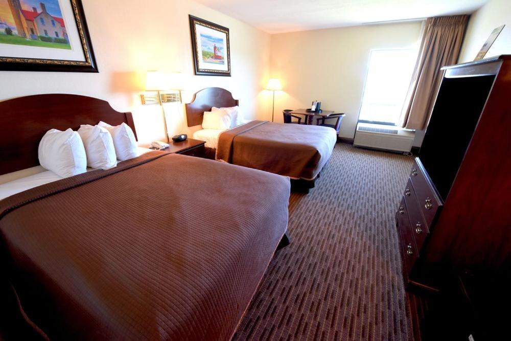 Double Room with Two Double Beds at Bayside Hotel of Mackinac