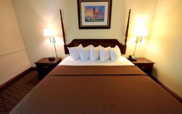 King Room at Bayside Hotel of Mackinac