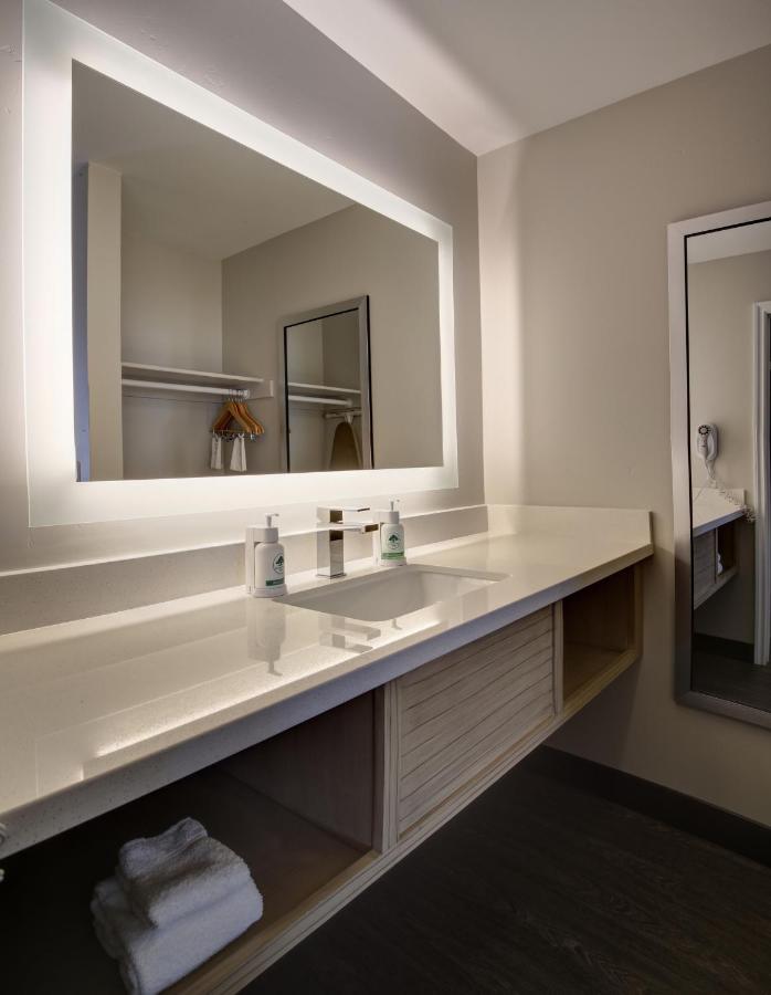 King Accessible at GreenTree Inn Flagstaff