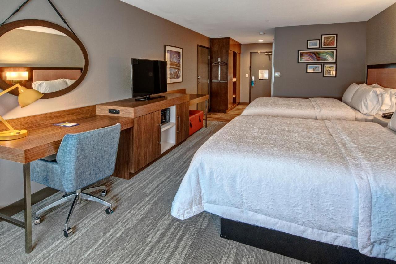 Queen Room with Two Queen Beds - Non-Smoking at Hampton Inn Vallejo