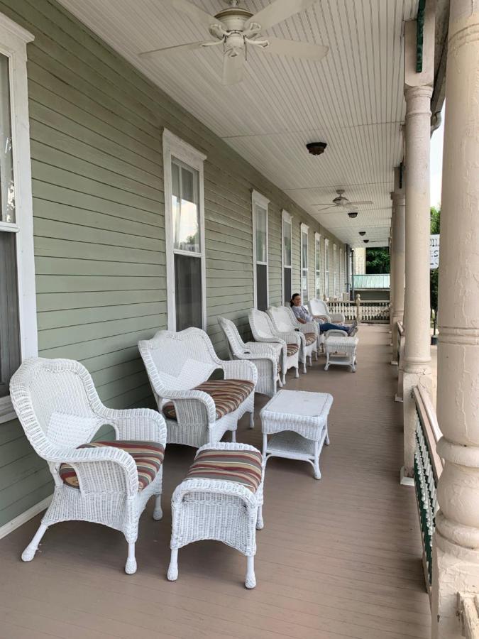 | Original Springs Hotel