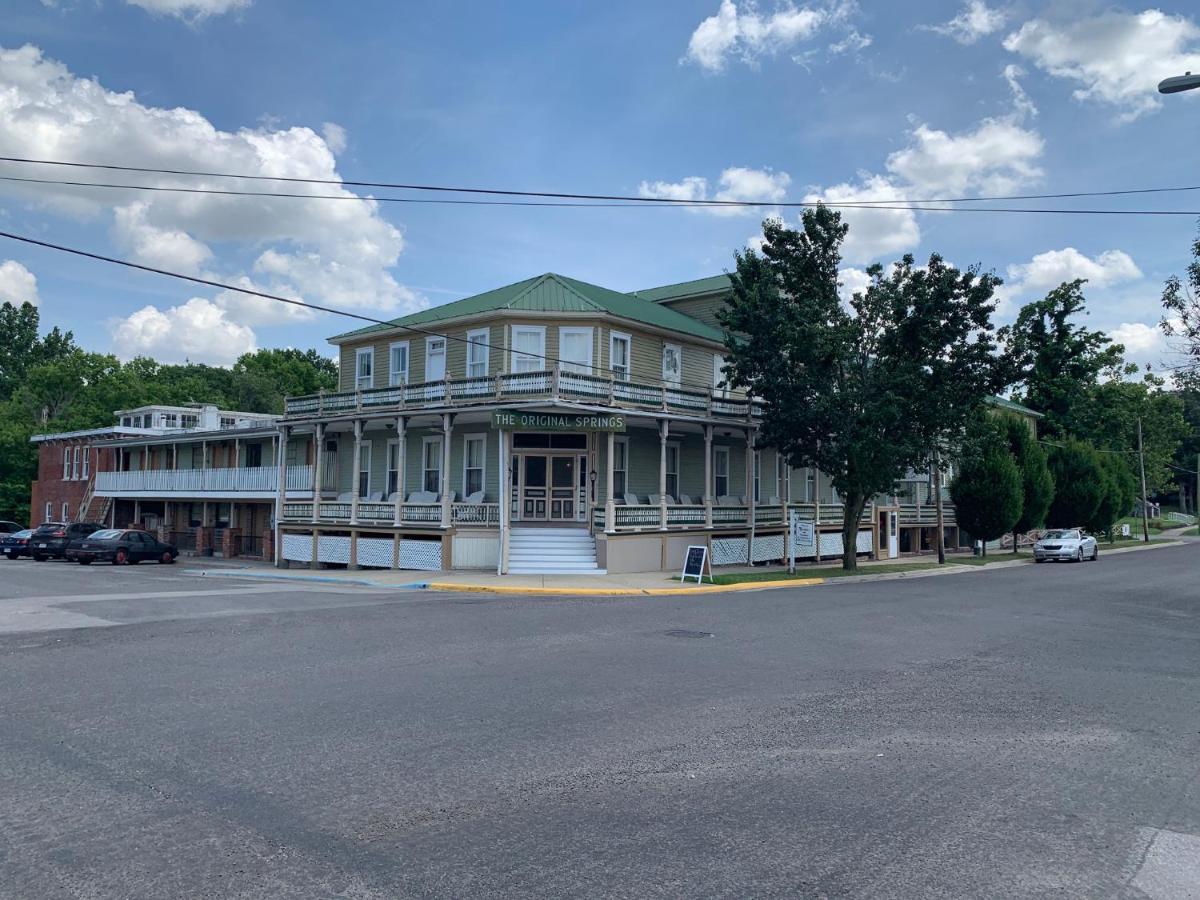 | Original Springs Hotel