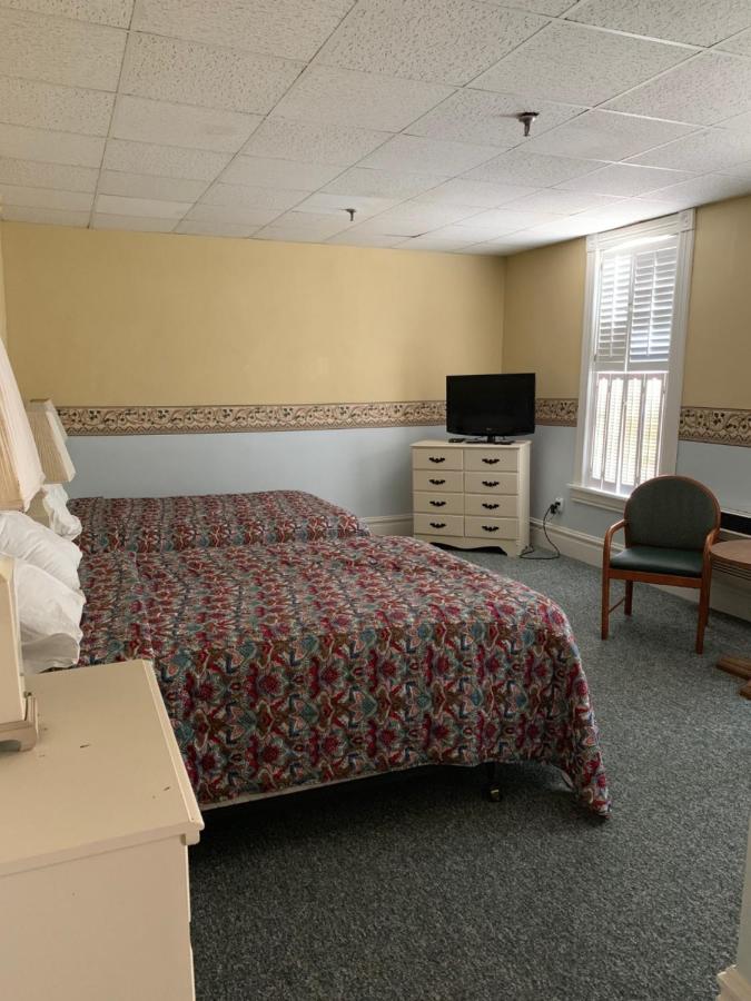 | Original Springs Hotel