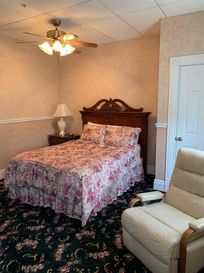 | Original Springs Hotel