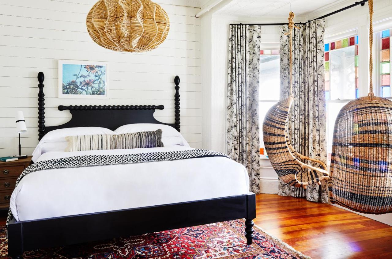 King Suite with Ocean View at Block Island Beach House