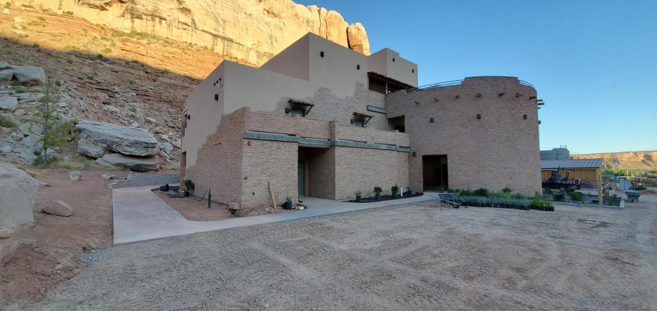 | Bluff Dwellings Resort