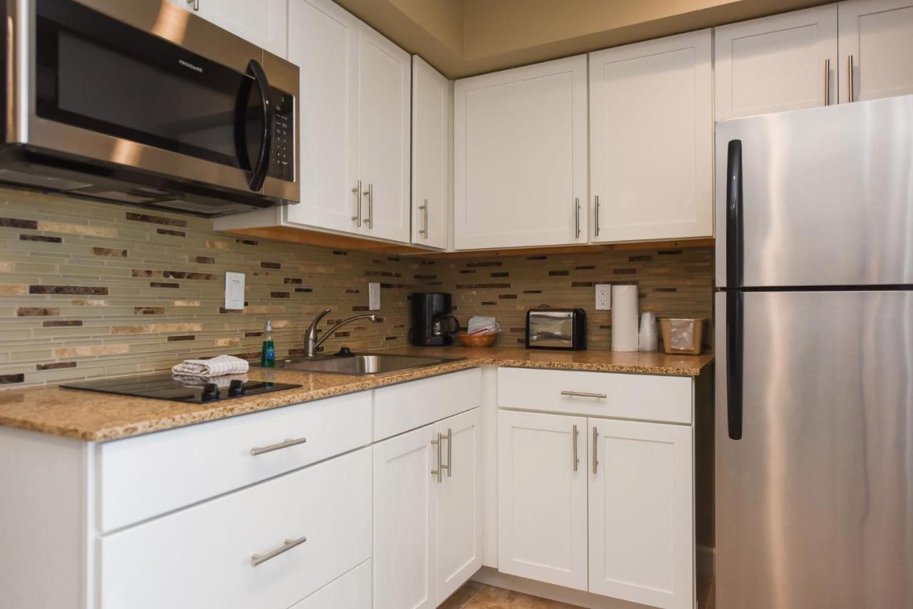 Hearing Impaired King Suite with Balcony - Non Smoking at Waterside Suites & Marina