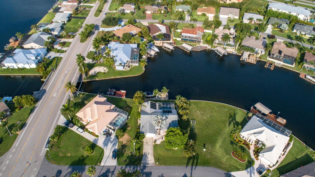 | Waterfront Villa - Hidden Harbor
