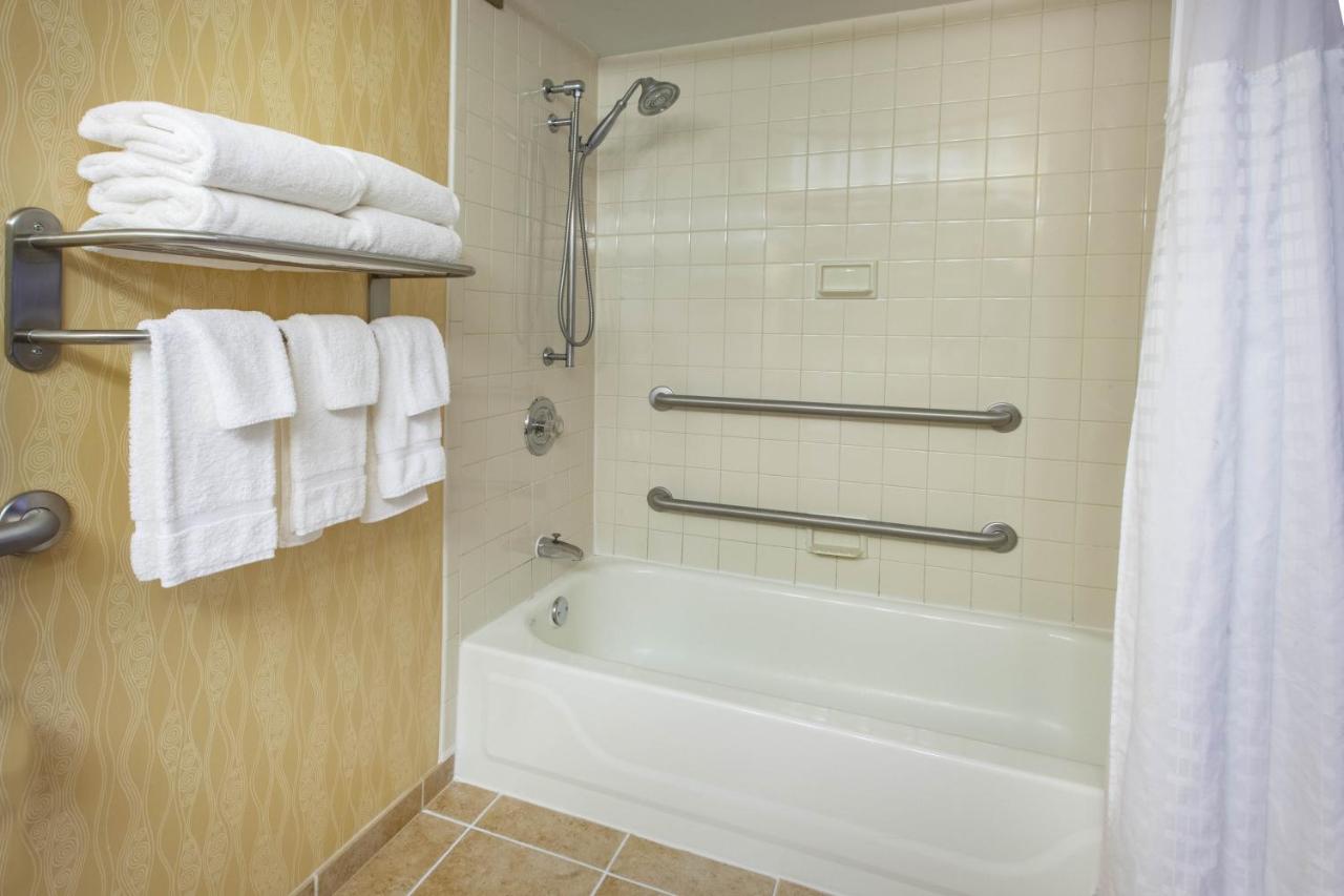 King Suite - Mobility Access/Non-Smoking at Baymont by Wyndham Harrisburg