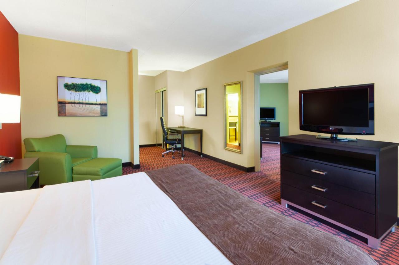 King Suite - Non-Smoking at Baymont by Wyndham Harrisburg
