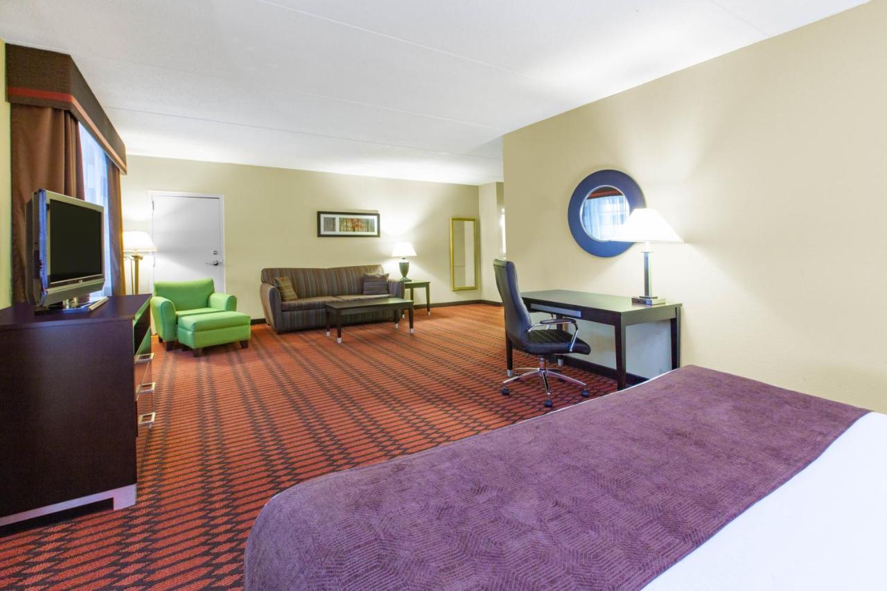 King Room - Non-Smoking at Baymont by Wyndham Harrisburg