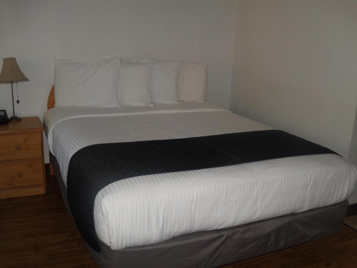 | Corral Creek Lodge