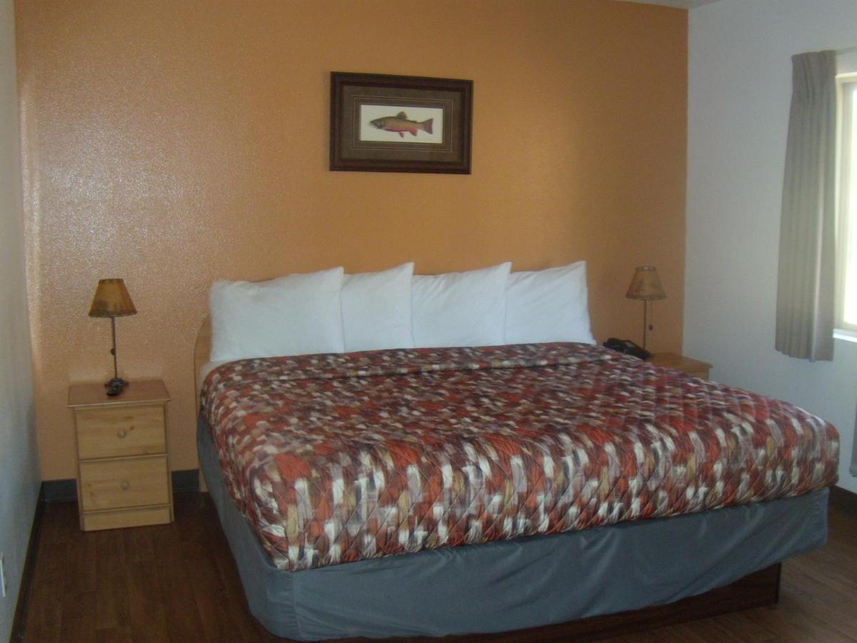 | Corral Creek Lodge