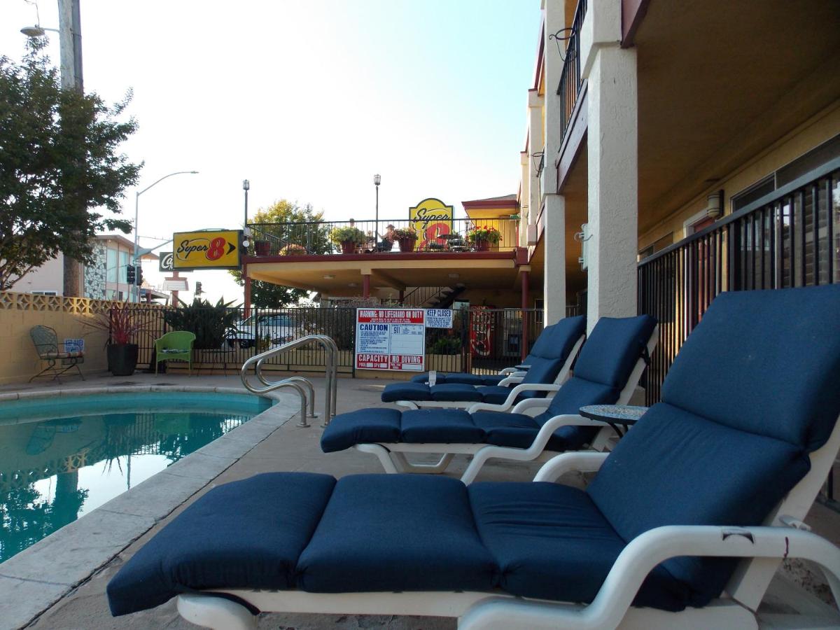 | Super 8 by Wyndham Santa Cruz/Beach Boardwalk East