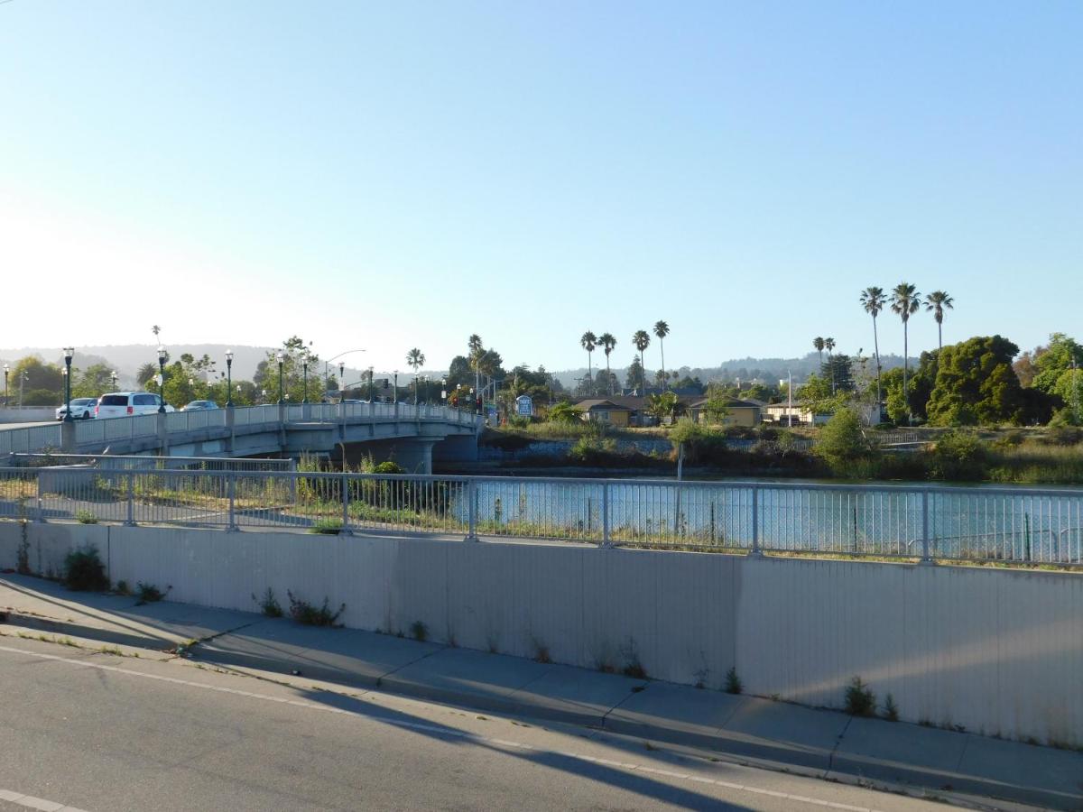 | Super 8 by Wyndham Santa Cruz/Beach Boardwalk East