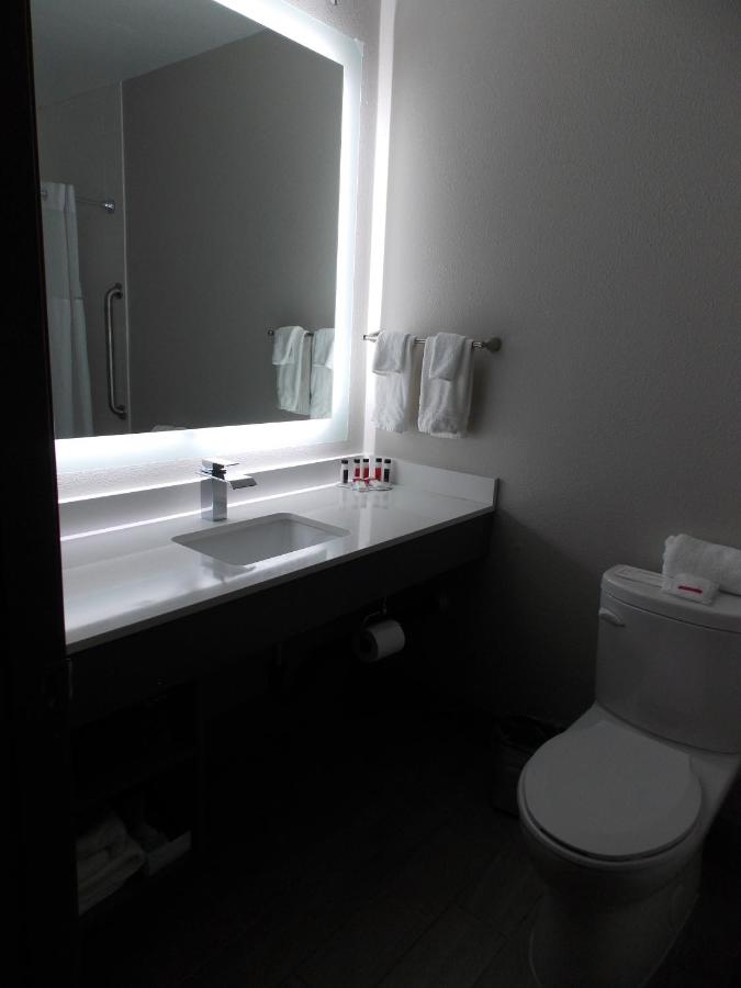 | Super 8 by Wyndham Santa Cruz/Beach Boardwalk East