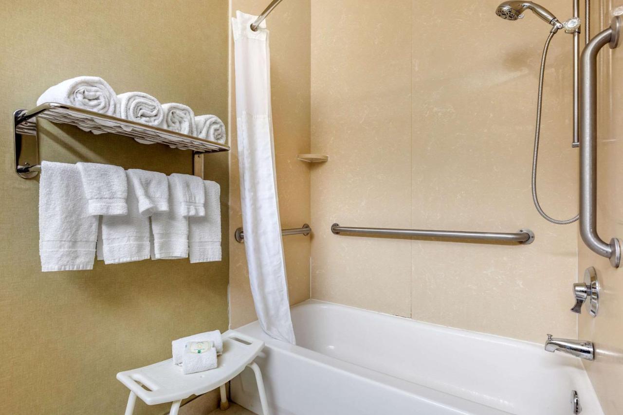 King Room - Accessible/Non-Smoking at Quality Inn & Suites Durant