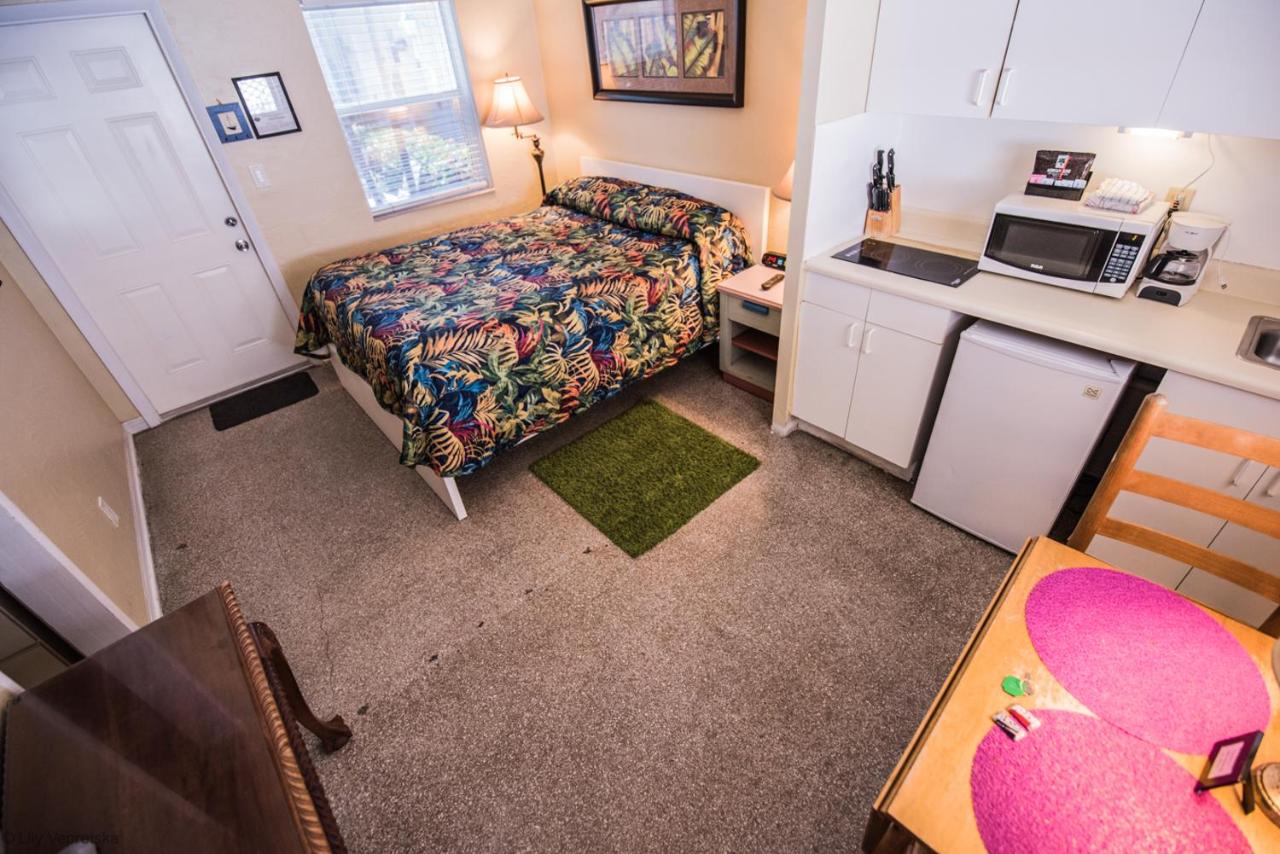 Deluxe Queen Room at Ocean Inn